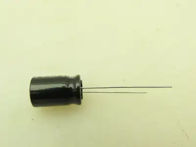 Nichicon 493-1609-ND Aluminum Capacitor 220uF 50V  LOT OF 68