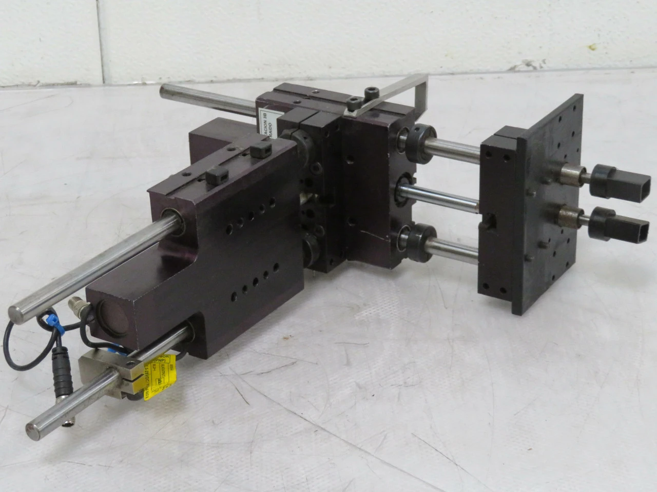 Used ROBOHAND _UNKNOWN_ Pneumatic Cylinders Texas US | OCO Industrial #1571217