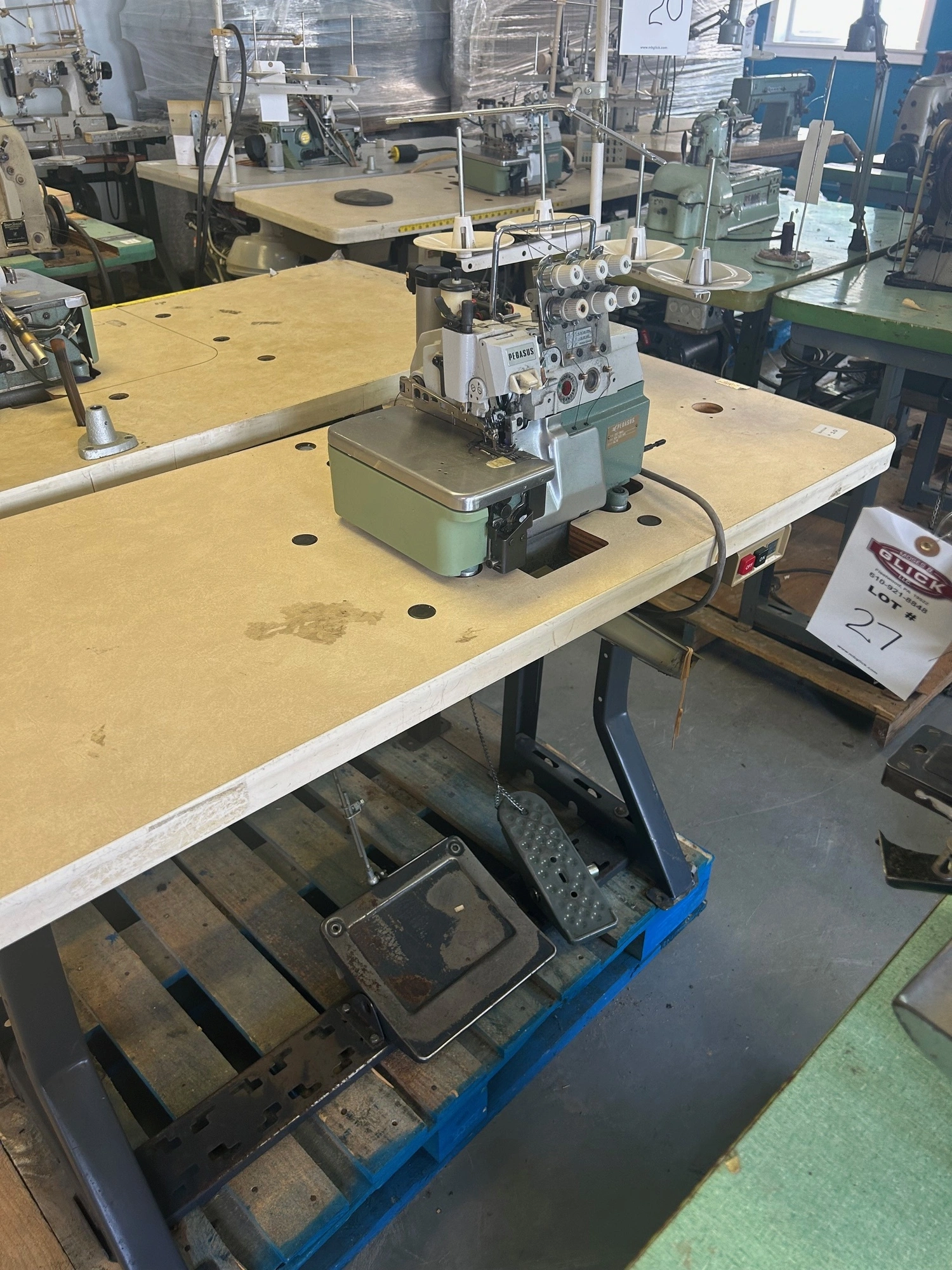 Pegasus E52-186A Industrial Overlock Serger Sewing Machine