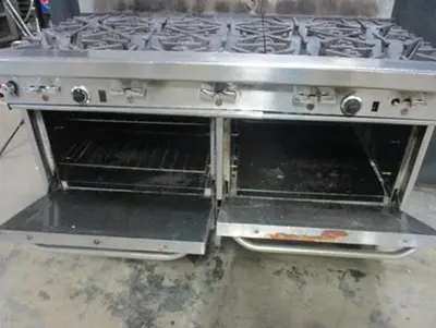 Southbend 60in 10 Burner Range With Double Oven On Casters