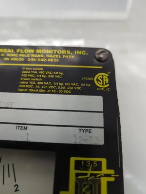 USED UNIVERSAL FLOW MONITORS LL-BBPSB2GM-4U-32V1.0-A1NR