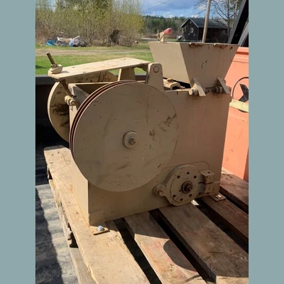 USED GLADIATOR 5 X 7  LAB JAW CRUSHER