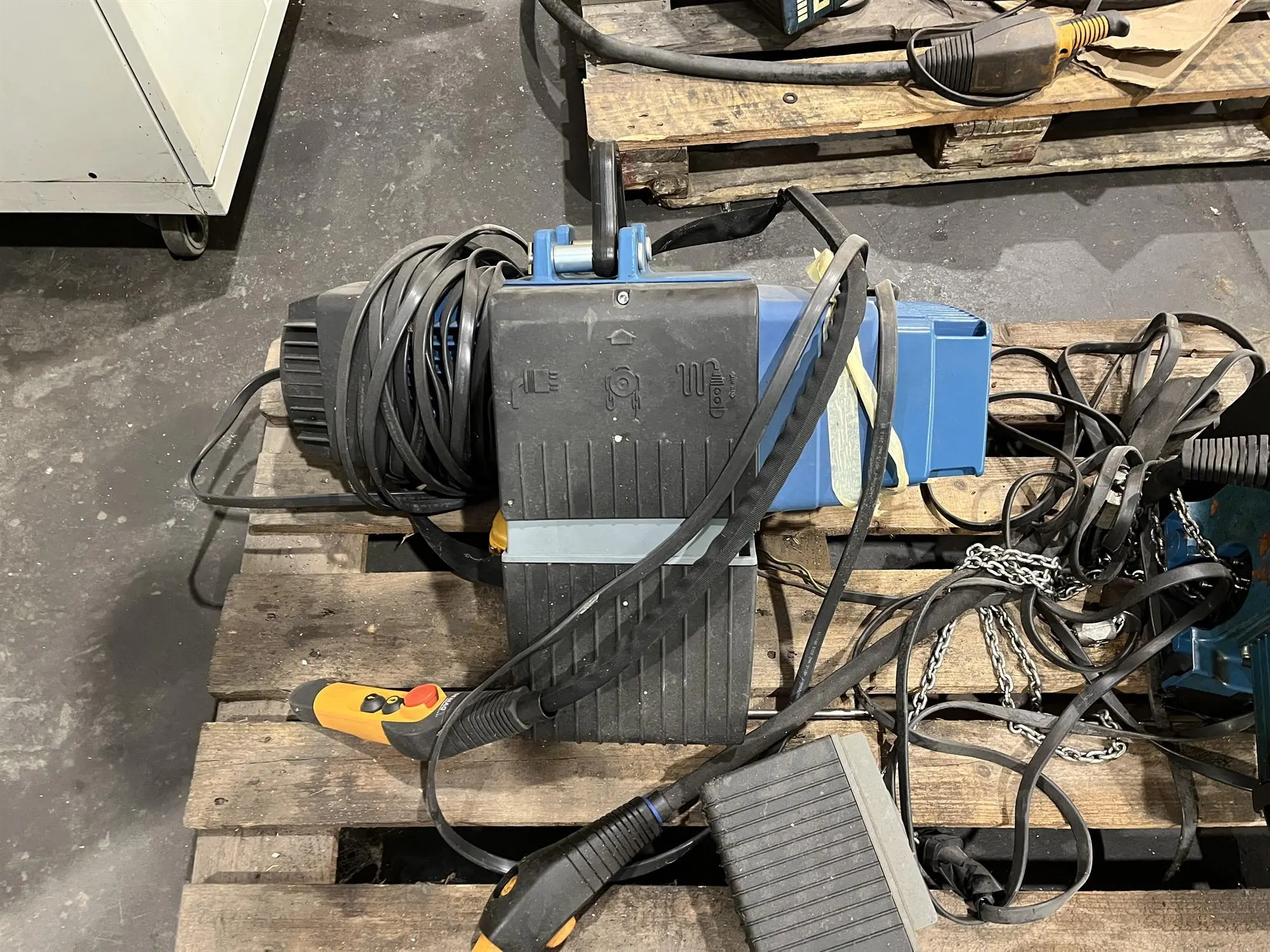 USED DEMAG HOIST DCS PRO 10-1000 1 TON