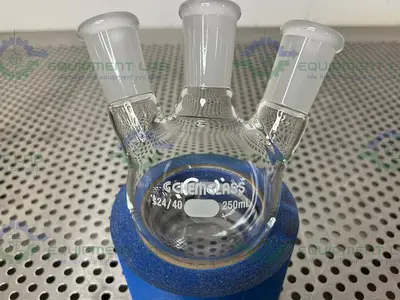 NEW CHEMGLASS CG-1524-03 250ML ROUND BOTTOM HEAVY WALL FLASK 24/40 3-NECK ANGLED 20°