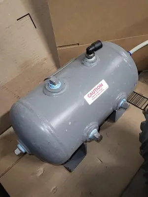 USED MANCHESTER TANK MANCHESTER TANK CAT# 304982 MAWP 200 PSI 3 GAL