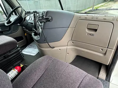 Used 2018 FREIGHTLINER CASCADIA Conventional trucks Florida US | Truck and Van Outlet #1509230