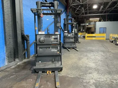 Used CROWN SP352030 Electric Lifters Ohio US | HGR 24 #1446257