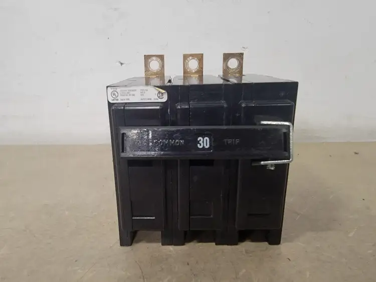 Used CUTLER-HAMMER BAB3030H Switchgears British Columbia CA | Lenmark #367178
