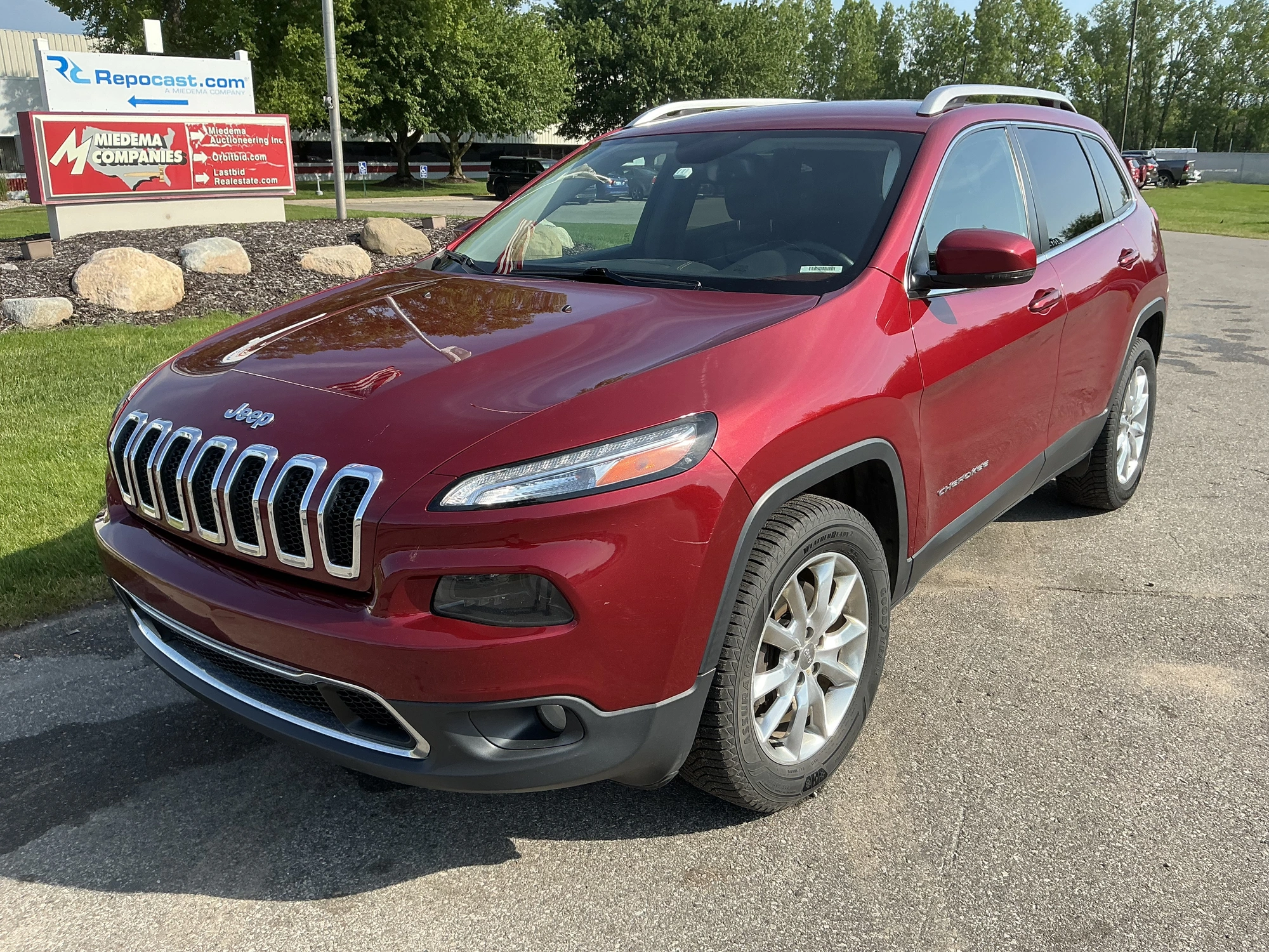 USED 2016 JEEP CHEROKEE