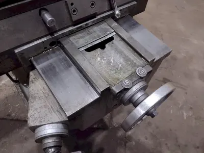 3 HP SUPERMAX MODEL #YCM-16VS VARIABLE SPEED VERTICAL RAM TYPE MILL: STOCK #19651
