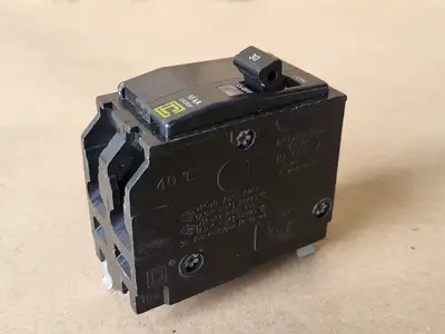 USED SQUARE D QO230