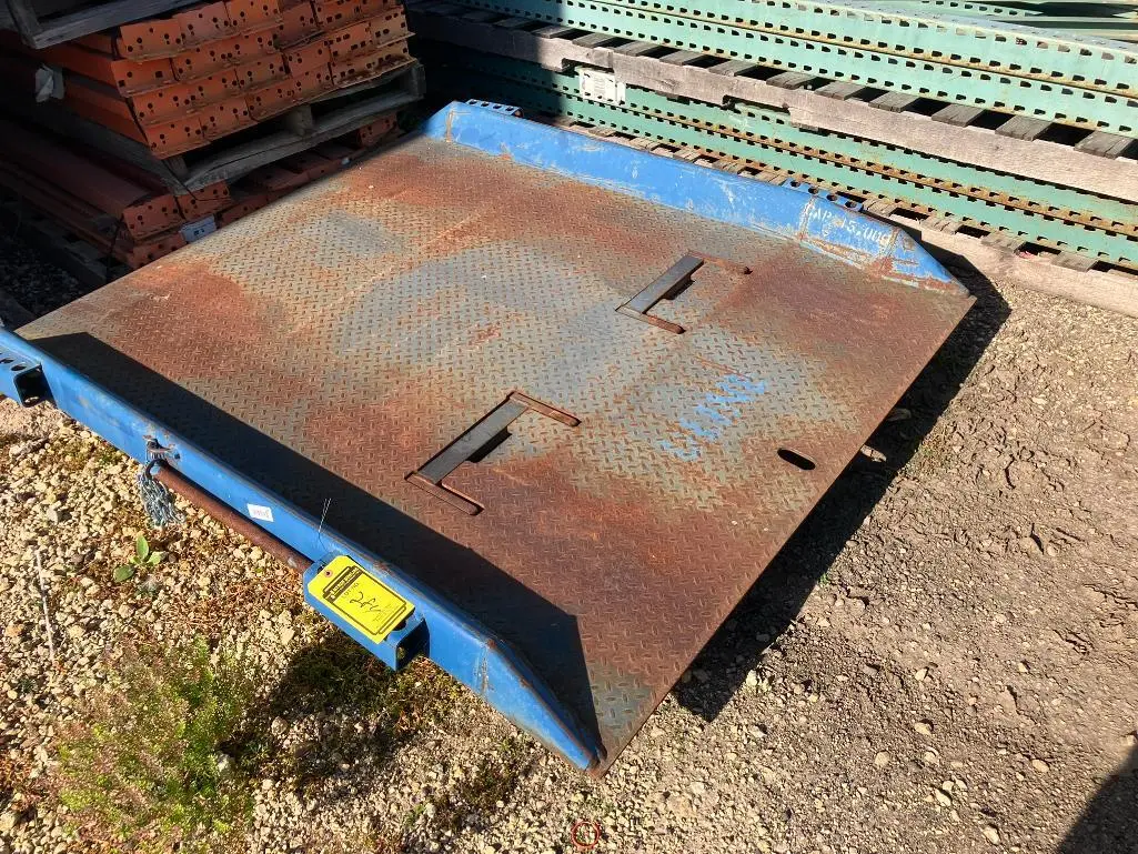 Used _UNKNOWN_ _UNKNOWN_ Dock Levelers Minnesota US | Myron Bowling Auctioneers Inc #1541991