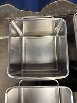 New | in-Stock M&M Equipment Corp. 400# Buggies Bins Illinois US | M&M Equipment Corp. #1405270