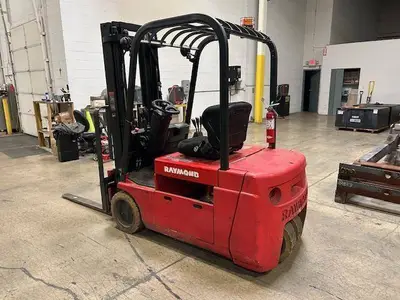 Used RAYMOND 445C35TT 3-Wheel Sit down Electric Counterbalance Forklifts Illinois US | Somerset Equipment Sales #1546174