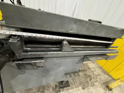 36"W X 24" PRESS EQUIPMENT AIR GRIP FEEDER W/ STRAIGHTENER & ROLL 1998 : STOCK #21953