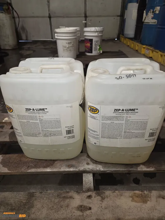 Used ZEP - A - LUME ALUMINUM CLEANER (8) GALLONS _UNKNOWN_ Multisurface Cleaners | Miedema Asset Management Group #797848