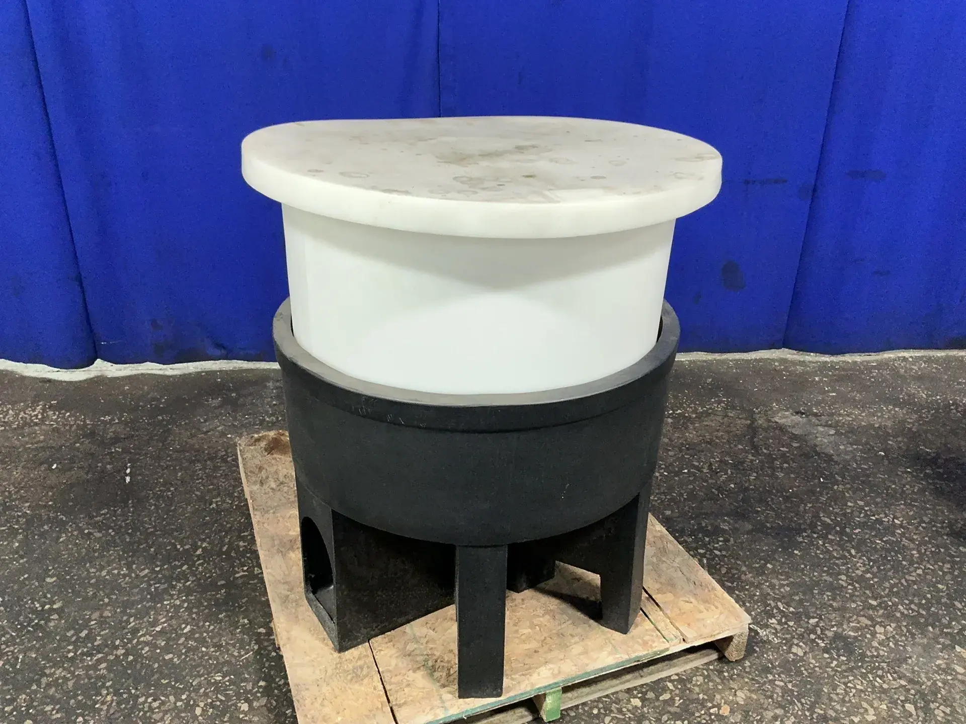 Chem-tainer 68 Gal. Plastic Container