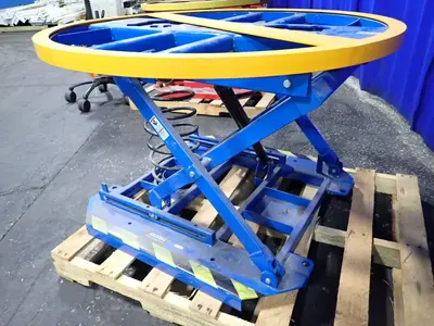Global Industrial  44" Pallet Postitoner