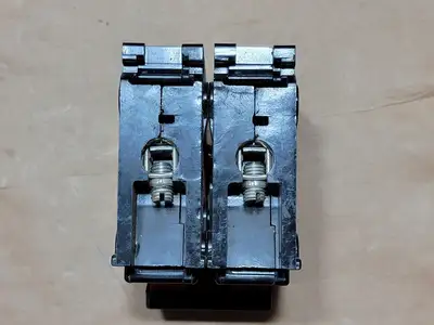 Used CUTLER-HAMMER BR220 Switchgears British Columbia CA | Lenmark #835675