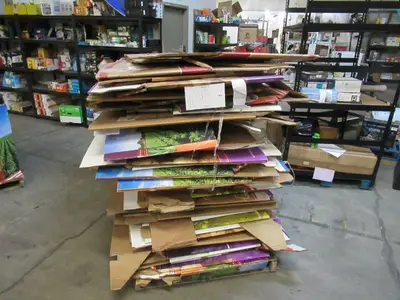 Pallet of Around 25 Heavy Duty Used Cardboard Gaylord Boxes in Excellent Condition.