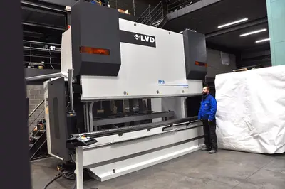 USED LVD PPEB TURBO 220 TON X 4200 MM CNC