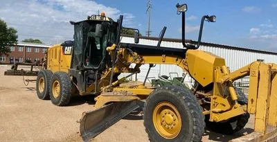 USED 2013 CATERPILLAR 140m2