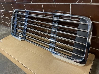 New *OEM*Freightliner M2 17-14787-001 Grille Panel Chrome M2.04 Fast Shipping!