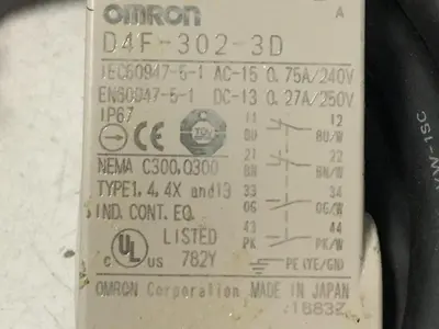 USED OMRON D4F-302-3D
