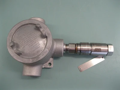 1/2" United Electric Controls 12 Series Explosion Proof Pressure Switch NEW G17