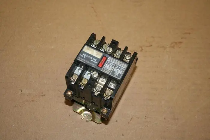 Used ALLEN BRADLEY 700-N200A1 SER B Relays & Switches Michigan US | Ideal Machinery #595468