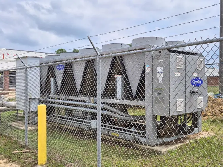 Used 2020 CARRIER 30XVB2506S5005D-0. 253.5 TONS Chillers Florida US | ESCOBAR TRADING, INC. #746655