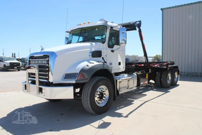 New | in-Stock 2025 MACK GRANITE 64BR Rolloff Trucks Texas US | Roll Off Truck World #1491930