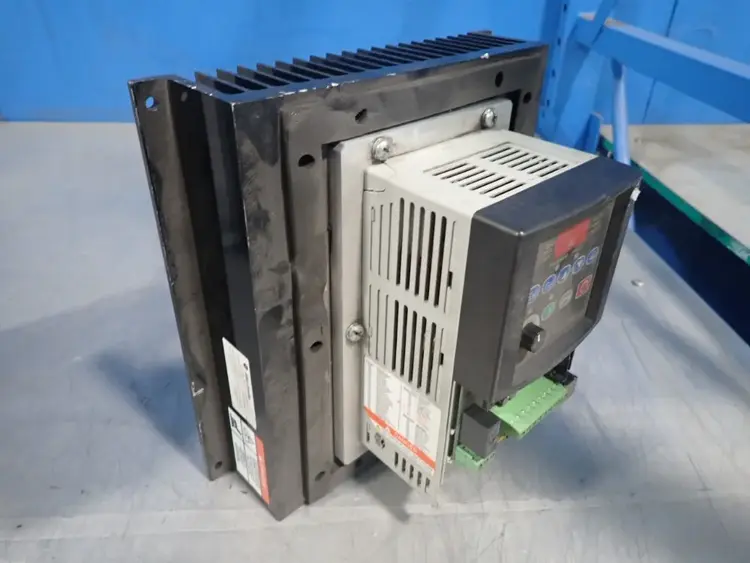 Used ALLEN BRADLEY 22BD2P3H204 Servo Drives | HGR 24 #744202
