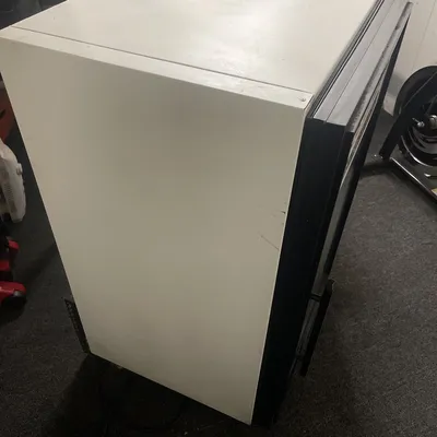 174-0091 True GDM-07 Commercial Glass Door Self Contained Cooler