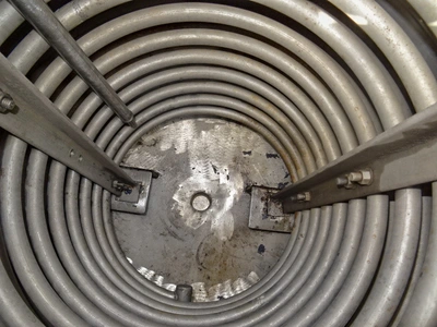 190L S/S Vert. Encl. Tank Internal Coil