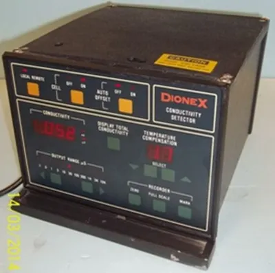 QTY. 1. DIONEX CONDUCTIVITY DETECTOR S/N: 860409 1...