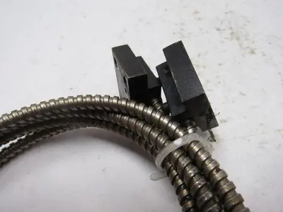 Banner IR23S Terminated Single Fiberoptic  Glass Through Beam Block Lot of 2
