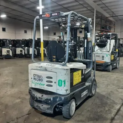 USED 2021 CROWN FC5225-50