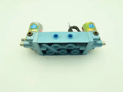 Honeywell Skinner S3RRGAL2 Solenoid Valve 5-Way 3 Pos 120V 150 PSI 1/4" NPT