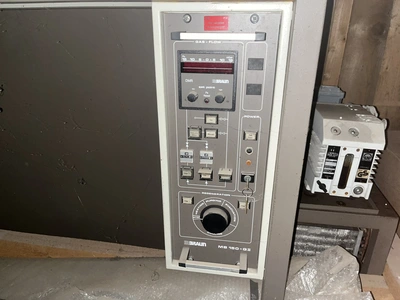 M Braun Glove Box System with Oxygen and H2O Analyzers Mb150b-G-1