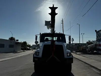 Used 2015 FREIGHTLINER 108SD Service & Utility Trucks Florida US | Truck and Van Outlet #1509214
