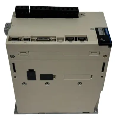 USED YASKAWA SGD7S-120A30A SERVOPACK DRIVE 200V SGD7S120A30A