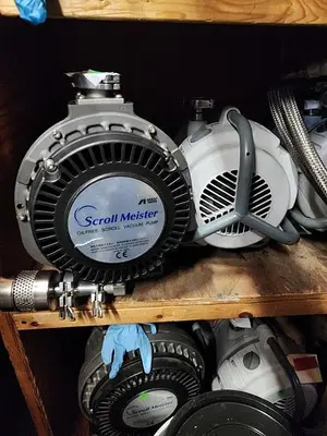 SCROLL MEISTER OIL FREE SCROLL VACUUM PUMP ISP-250C