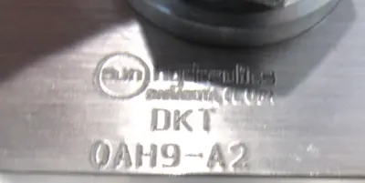 NEW SUN HYDRAULICS DKT MANIFOLD VALVE OAH9-A2