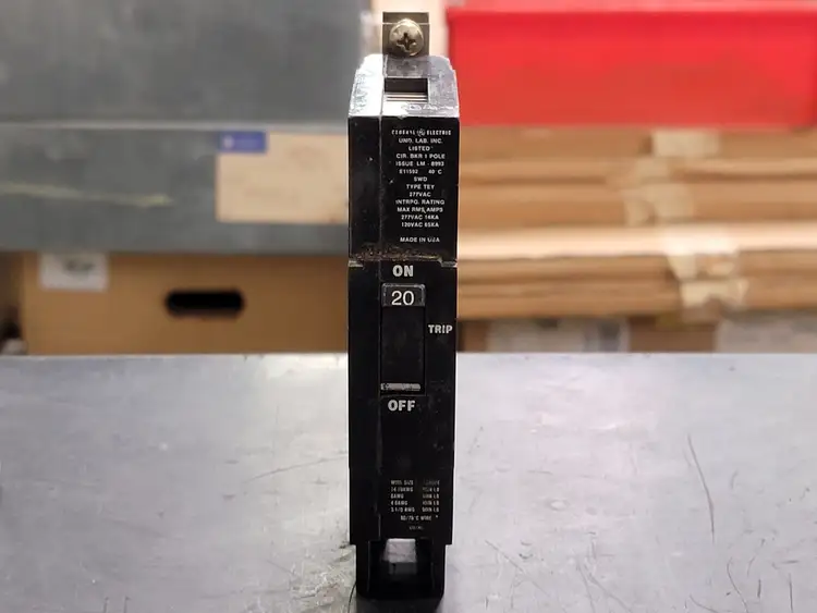 Used GENERAL ELECTRIC TEY120 Switchgears British Columbia CA | Lenmark #241531