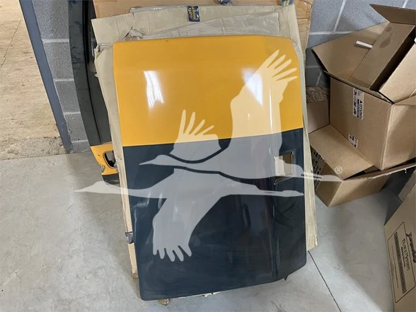 Used HYUNDAI RH SIDE COVER R235LCR-9A _UNKNOWN_ Construction Equipment Parts Kentucky US | Team Boone #718991