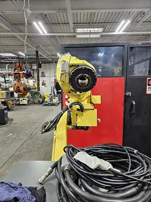USED 2010 FANUC M-20IA