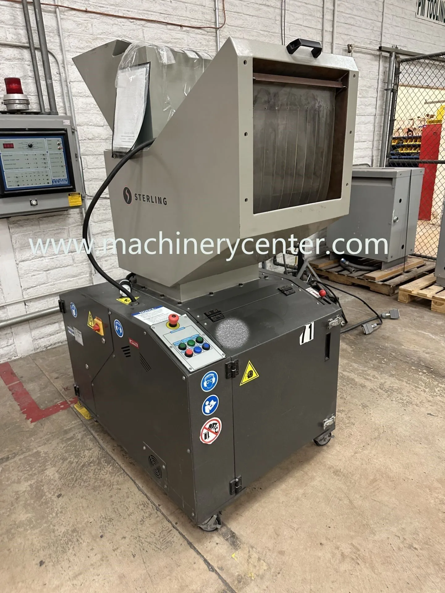USED 2020 STERLING FX1018