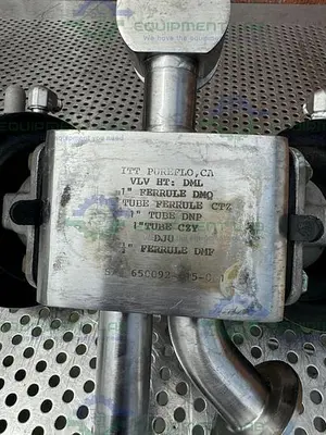 USED 2 ITT PURE FLO ADVANTAGE 4 - WAY DIAPHRAGM VALVE W/ 1" SANITARY FITTING
