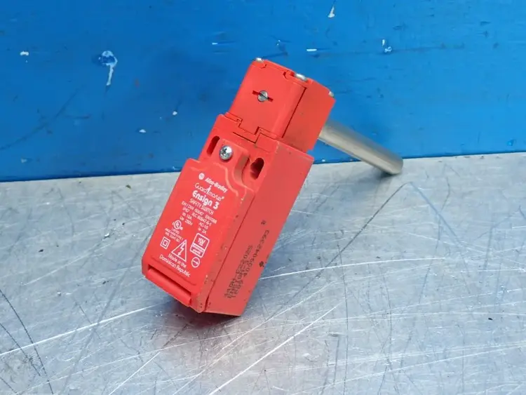 Used ALLEN BRADLEY 440HE22025 Relays & Switches Ohio US | HGR 24 #1069690